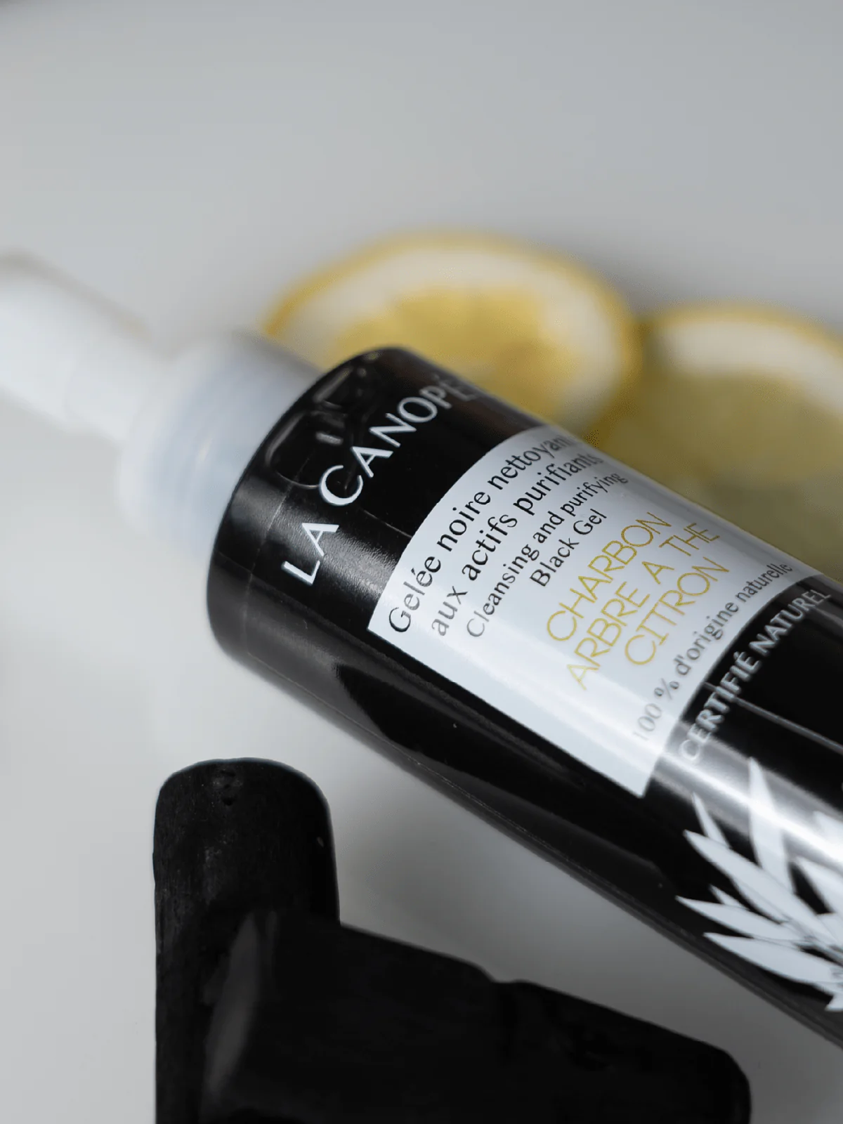 Gelée noire nettoyante aux actifs purifiants - Image 3