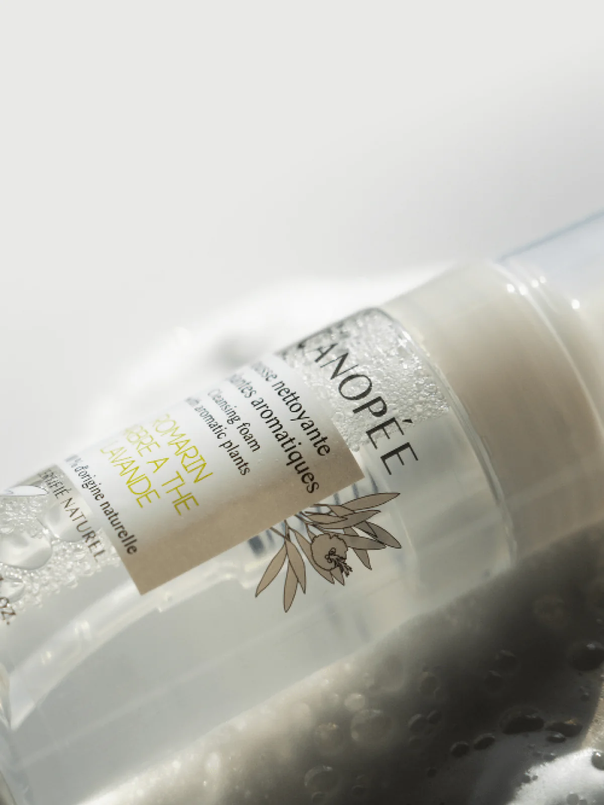 Mousse nettoyante aux plantes aromatiques - Image 5